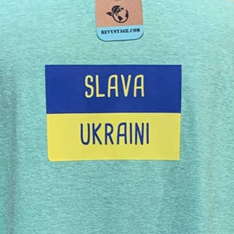 Upcycled Hand Printed Womens XL Slava Ukraine Flag Seagull Bird Artist Tee