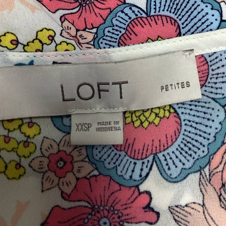 LOFT Petites XXSP Long Sleeve V-Neck Ruffled Shoulder Floral Polyester Blouse
