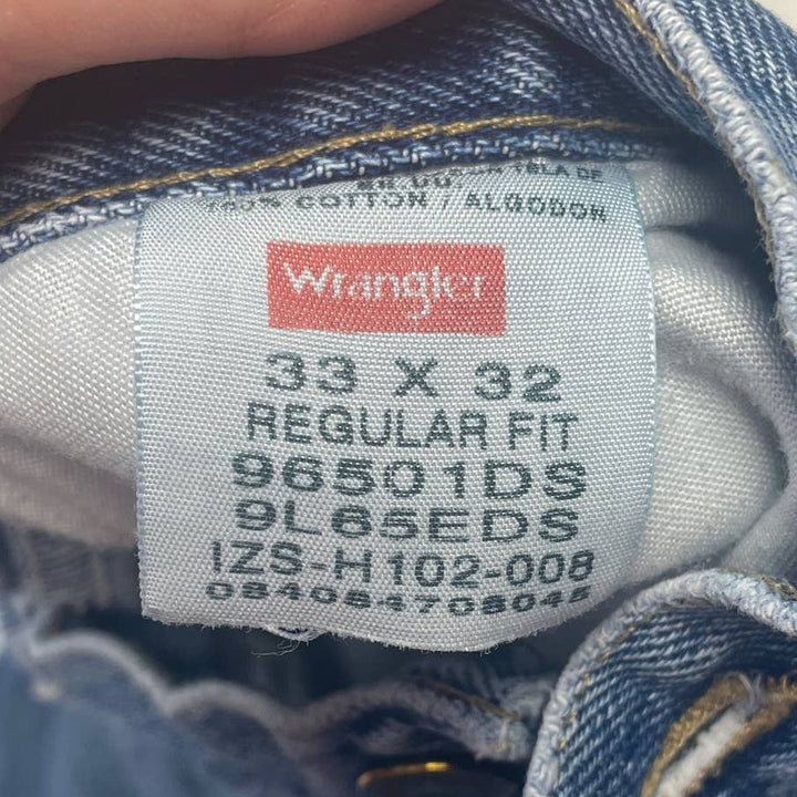 Wrangler Mens 33 X 32 100% Cotton Regular Fit Denim Blue Jeans Slight Distressed