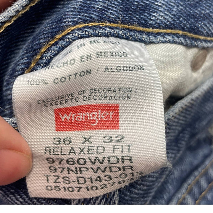 Wrangler Mens 36 X 32 100% Cotton Relaxed Fit Med Wash Denim Blue Jeans