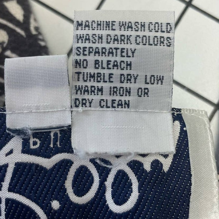 Lilly Pulitzer Size 2 Navy Blue Fish Side Zip 100% Cotton Textured Pants Pockets