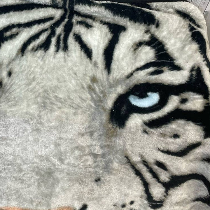 Northwest Rachel Stribbling Wild White Snow Tiger Soft Animal Throw Blanket