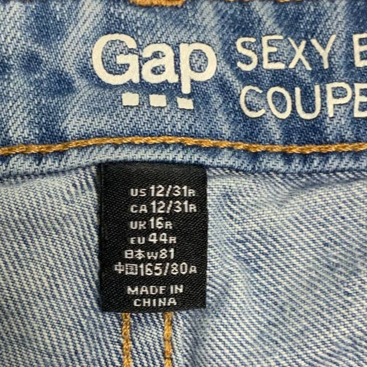 GAP Size 12 X 31 Sexy Boyfriend Fit 100% Cotton Denim Lighter Wash Blue Jeans