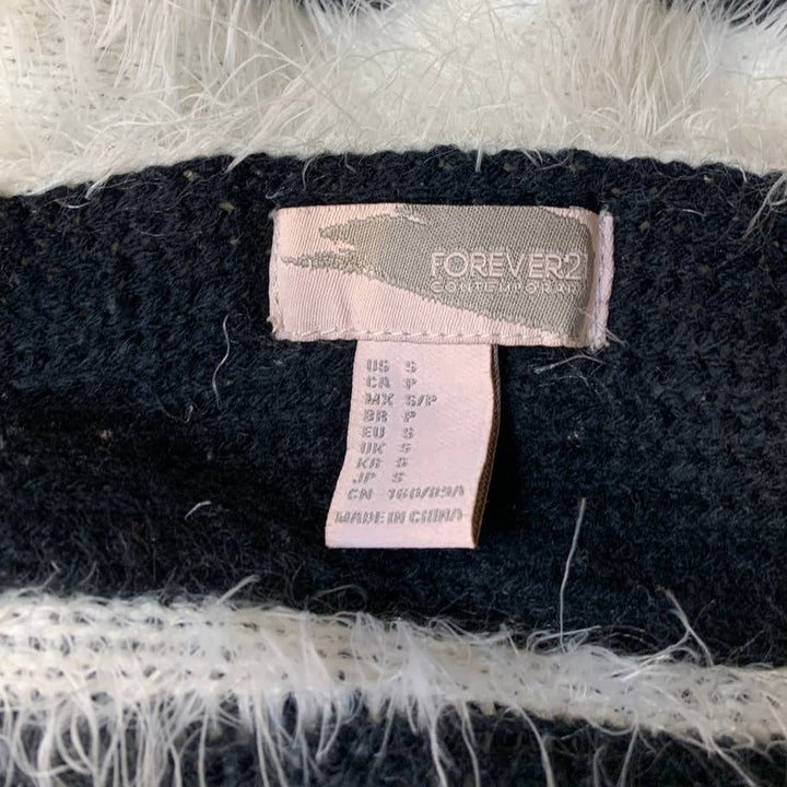 Forever 21 Contemporary Small Fuzzy Geometric Black White Pullover Sweater