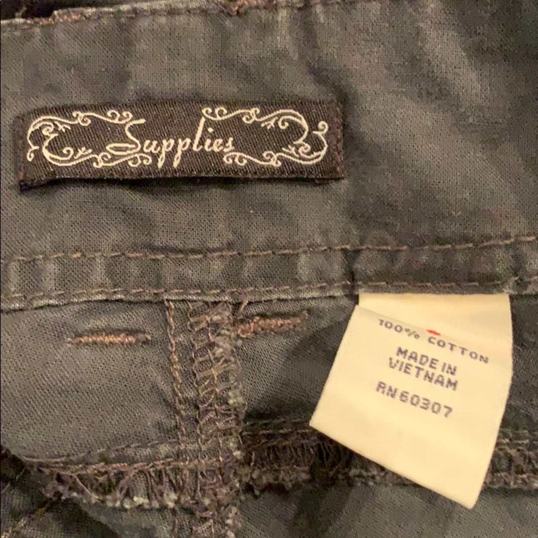 3 Supplies Lee Womens Medium Size 8 Button Fly Cutoff Denim &amp; Black Shorts
