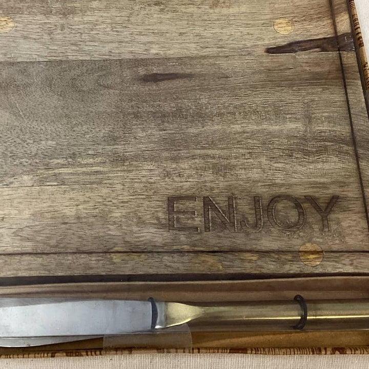 New Enjoy Wood Cheese Snack Charcuterie Serving Board w Metal Spreader