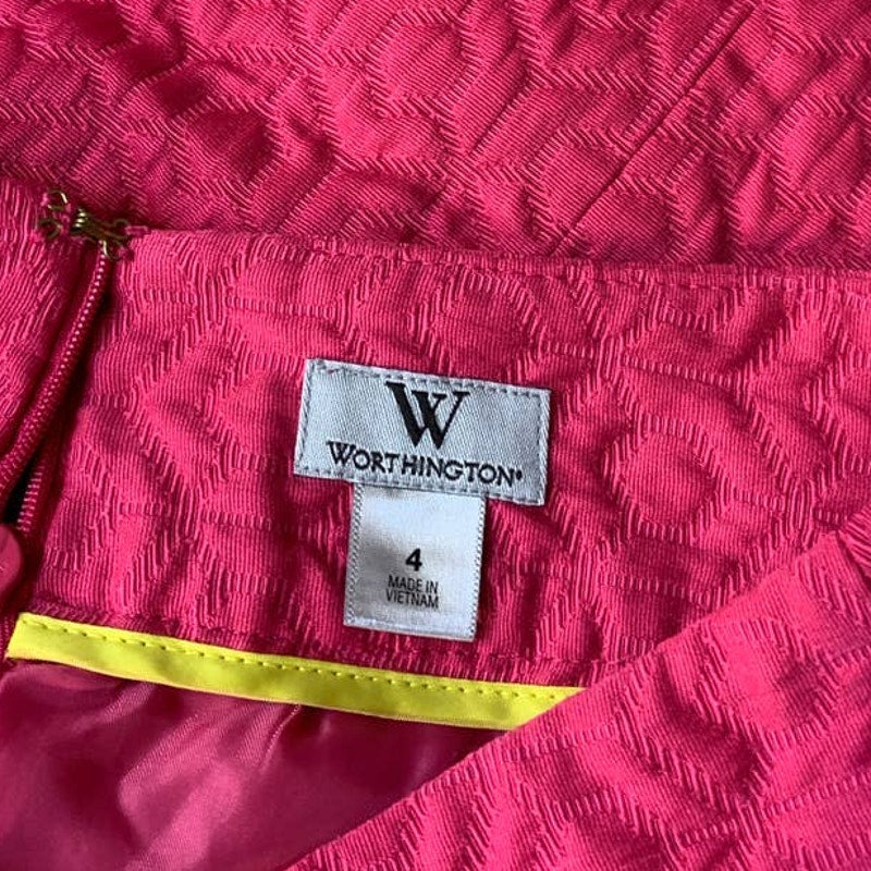 Worthington Size 4 Back Zip Fake Front Zippers Short Pink Quilted Pencil Skirt