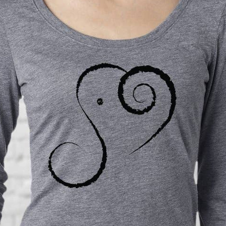 New Womens Medium Hand Printed Elephant Long Sleeve PolyCotton Scoop Neck Tee